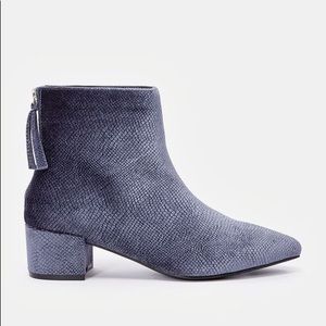 NIB SLATE BLUE/GRAT BOOTIES.